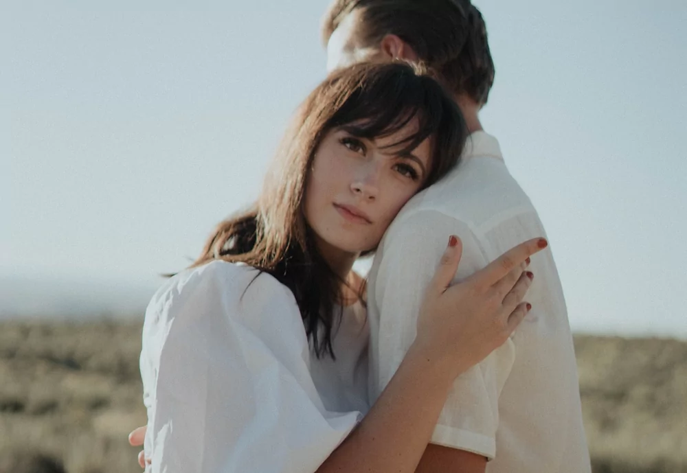Staying in such a relationship, partners who withdraw emotionally, as well as those who try to get closer and exert pressure, receive unconscious confirmation that they are unable to maintain the relationship or that they are “not good enough”. 